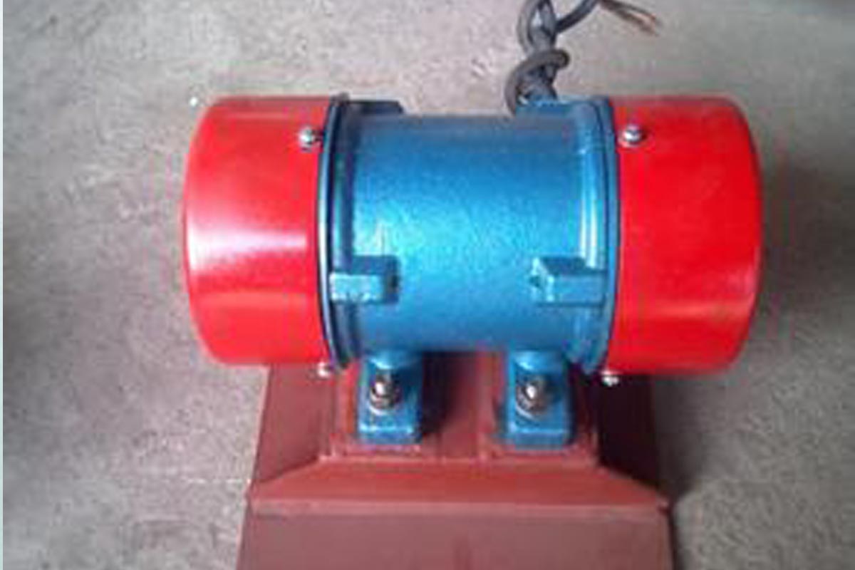 往復(fù)式給煤機的主要特點表現(xiàn)